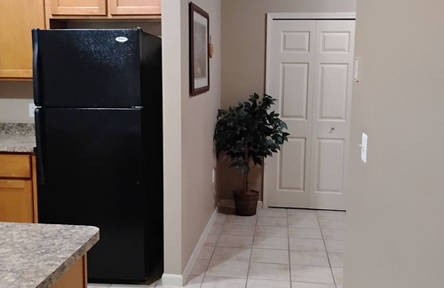 Allenton Apartment | Armada is only a block long however has much to offer from Achatz Pies to Blakes