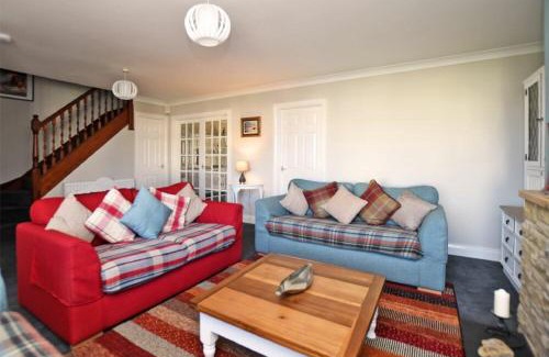 Bamburgh House | Armstrong Cottages No22