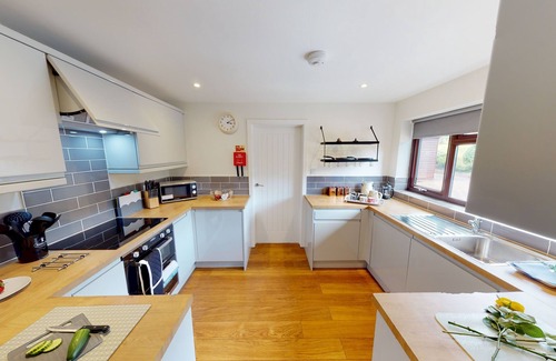 New Forest District Apartment | Arniss Lodge - Three Bedroom Apartment, Sleeps 6