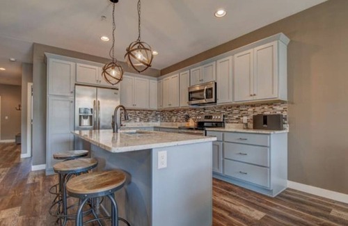 Milford Condo | Arnold's Park on West Okoboji 2 Bedroom 2 Bath Condo, walk to all attractions.