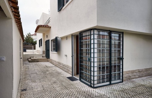 Charneca de Caparica e Sobreda Villa | Aroeira Palm Beach Villa