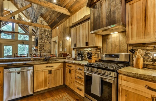 Wilscot Cabin | Around The Bend On Lake Blue Ridge