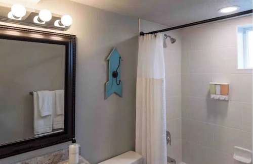 Taylorsville House | Around The Bend Bungalow - Large Groups Welcome.
