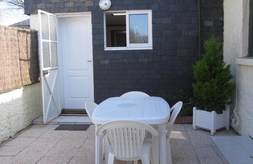 Arradon Apartment | ARRADON, pleasant ground floor apartment - 10 minutes from the beach