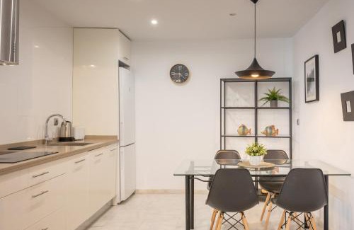 Feria Apartment | Arrayan Central Suite by Valcambre