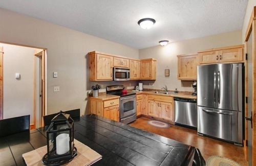 West Yellowstone Condo | Arrowhead Condos Unit 1