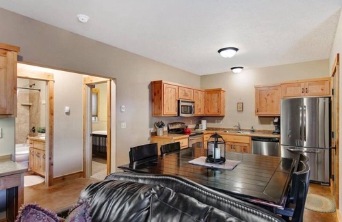 West Yellowstone Condo | Arrowhead Condos Unit 1