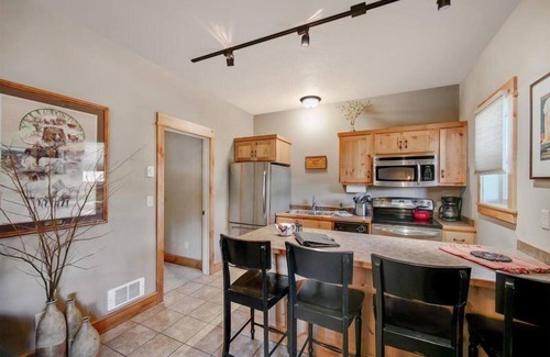 West Yellowstone Condo | Arrowhead Condos Unit 4
