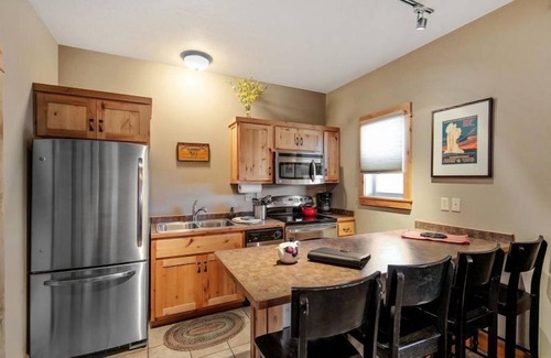 West Yellowstone Condo | Arrowhead Condos Unit 4