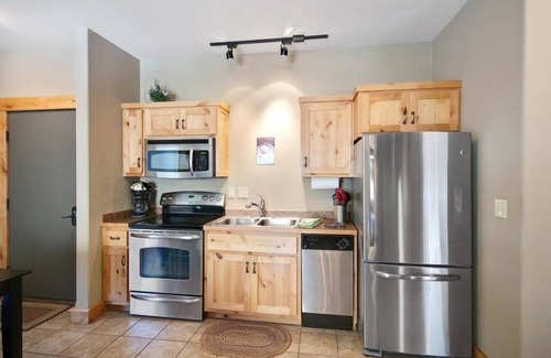 West Yellowstone Condo | Arrowhead Condos Unit 5