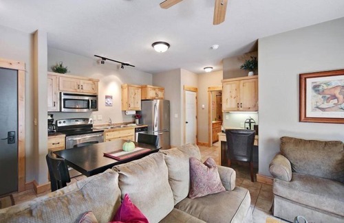 West Yellowstone Condo | Arrowhead Condos Unit 5