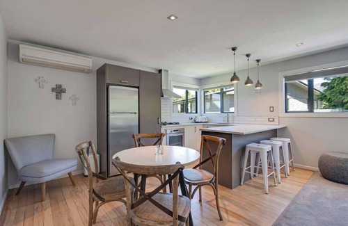 Arrowtown House | Arrowtown Stoney Cottage