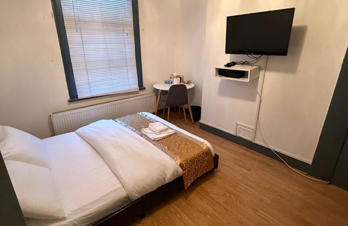 Highbury West Bed & Breakfast | Arsenal Stadium home 2