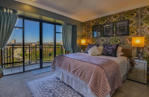 Auckland Central Business District Apartment | Art-deco glam - best part of CBD