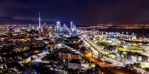 Auckland Central Business District Apartment | Art-deco glam - best part of CBD