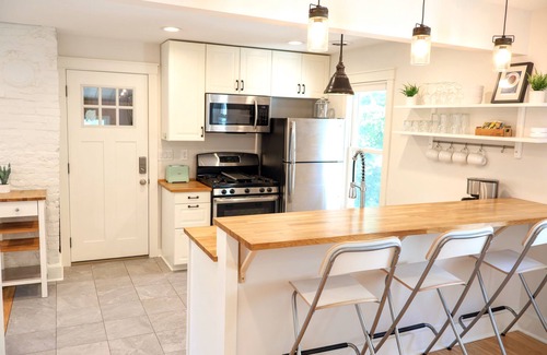 Saratoga Springs Apartment | Art District Garden Loft