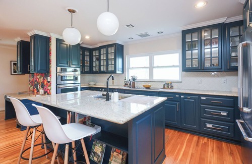 Tulsa House | Art Farm in Midtown Retro and Peaceful w/Hot Tubn