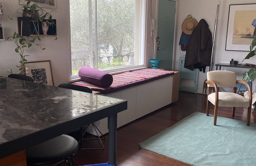 Brunswick Apartment | Art-filled Apartment in Vibrant Inner-city Suburb
