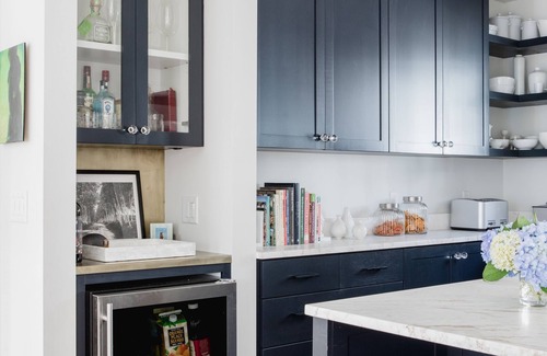 East End House | Art Filled East End Home a short walk to waterfront, restaurants and shops
