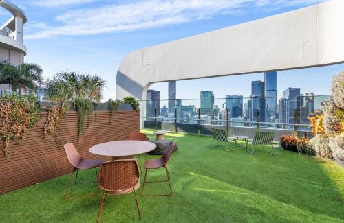 South Brisbane Apartment | Art House Apartments by CLLIX