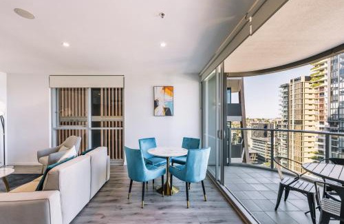South Brisbane Apartment | Art House Apartments by CLLIX