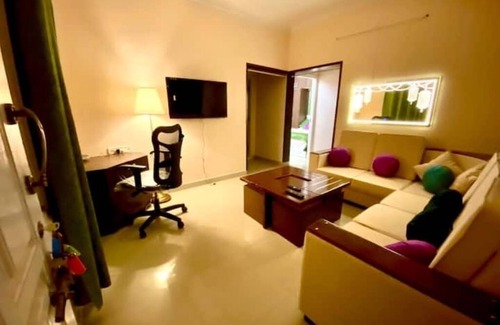 RT Nagar Apartment | Art House - Luxury Apartment with Air Conditioning - 101
