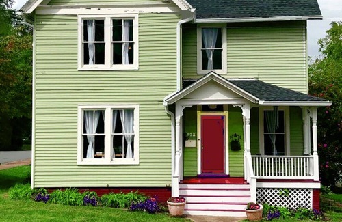 Orange House | Art House on Main