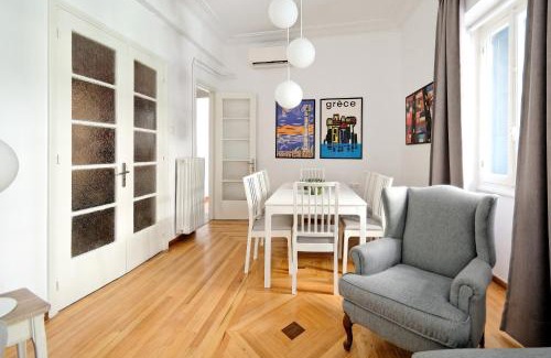 Pangrati Apartment | Art in Athens Suite