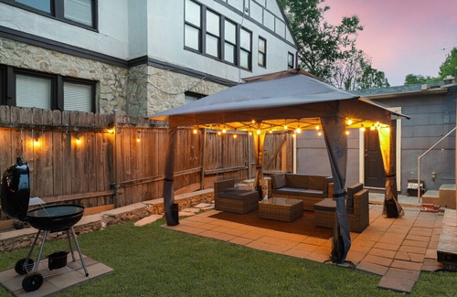 Monticello Park House | Art-Inspired Historic Duplex