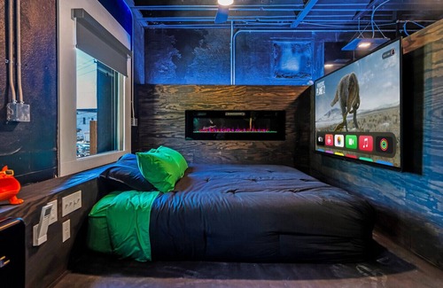 Sparta House | Art Inspired Micro Hotel - Patio | Grill | Pool Table