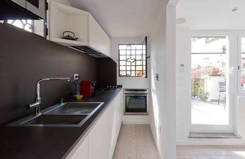 Rione IV Campo Marzio House | Art lovers attic with terrace