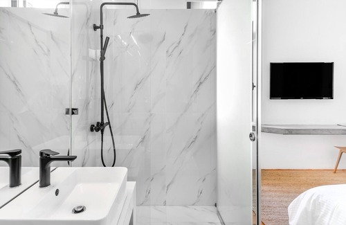 Plaka Hotel | Art Pantheon Superior Suite in Plaka Acropolis area