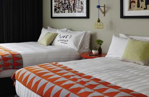 Parkville Hotel | Art Series - The Larwill Studio