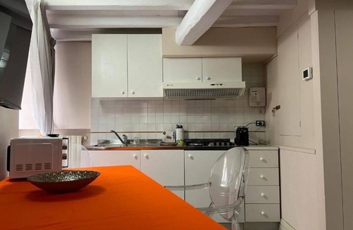 Rione III Colonna Apartment | Artemide Domus Romae.