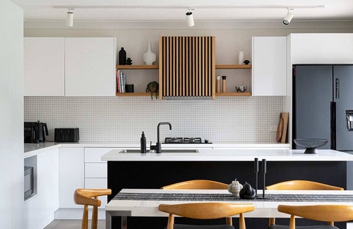 Calare House | Artful Abode - Duntryleague, Vibrant Decor