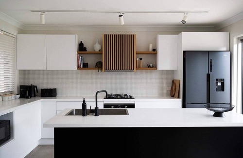 Calare House | Artful Abode - Duntryleague, Vibrant Decor