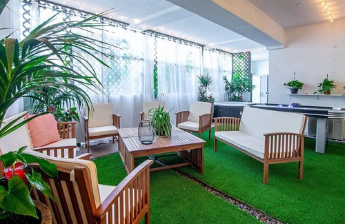 Pico - Robertson Apartment | Artfully arranged, open and inviting 2 bedroom suite with a private yard.