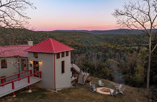 Lost River House | ArtHaus | Modern Mountaintop Oasis + Nature Spa