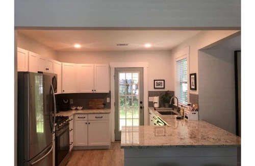 North Charleston House | Arthouse, freshly renovated 2 bedroom residential