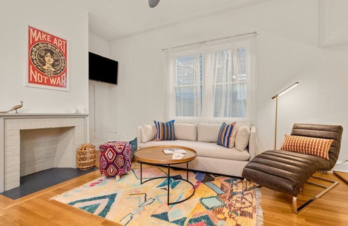 Egleston Square Condo | Arthouse-Historic Brewery District Jamaica Plain, steps to subway and bar/rest!