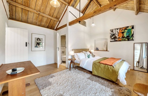 Littlebredy House | Arthouse - sleeps 2 guests in 1 bedroom