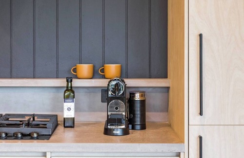Yallingup Villa | Artisan Gunyulgup Luxe Lakeside Wellness Hideaway