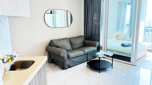 Huai Khwang Apartment | Artisan Ratchada Condo Bangkok