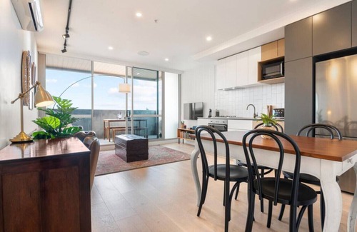 Fitzroy Apartment | Artist Abode: Stay in a Home That’s Also a Gallery