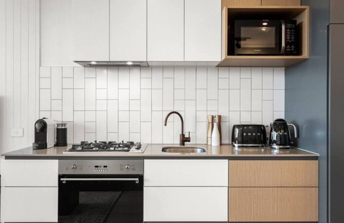 Fitzroy Apartment | Artist Abode: Stay in a Home That’s Also a Gallery