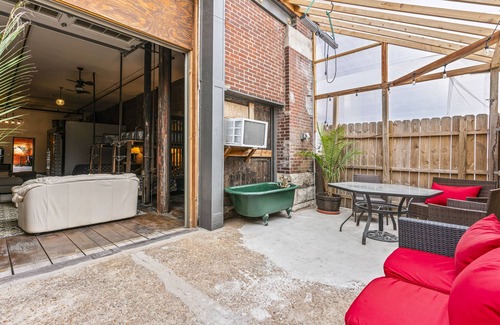 Downtown St. Louis Apartment | Artist Warehouse Suite - Downtown St. Louis - Warehouse Sleeps up 6 - 20