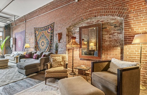 Downtown St. Louis Apartment | Artist Warehouse Suite - Downtown St. Louis - Warehouse Sleeps up 6 - 20