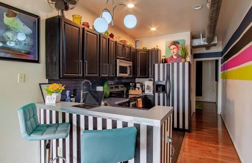 Bolton Hill Apartment | Artistic Abode Close to MICA & Johns Hopkins