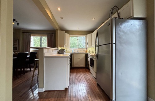 South Bruce Peninsula Cabin | Artistic Haven by the Beach