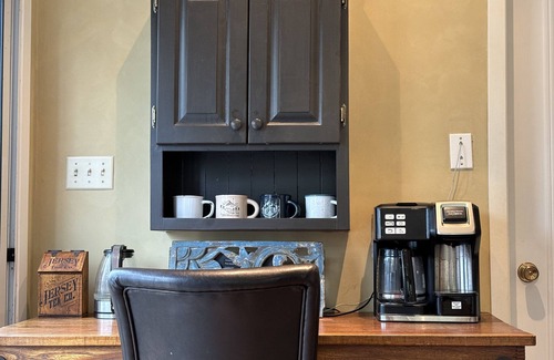 South Bruce Peninsula Cabin | Artistic Haven by the Beach